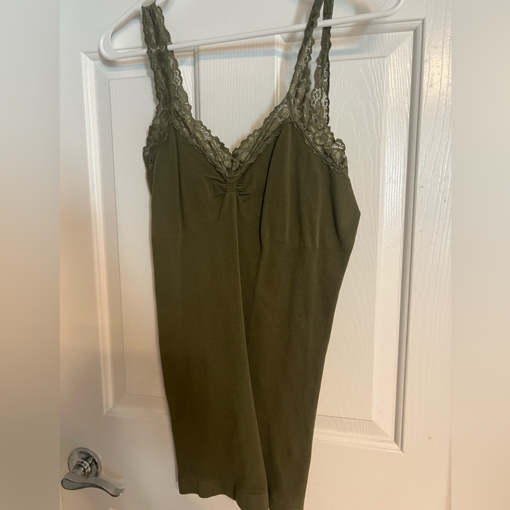 Dark green lace tank form fitting
